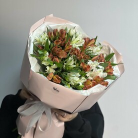 Букет из альстромерий