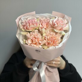 Букет из ажурных роз