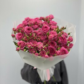 Букет из 5 веток ярких кустовых роз