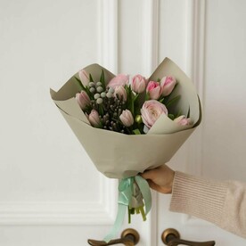 Нежный комплимент с тюльпанами FT1080