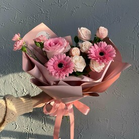 Нежный розовый букет с герберами FT1063