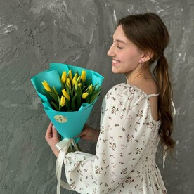 Букет из 13 желтых тюльпанов FT1277