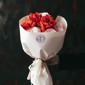 Французская роза с нежными ранункулюсами FT1192