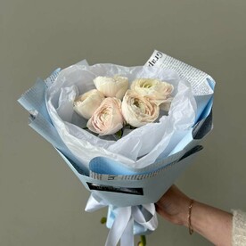 Белые ранункулюсы FT1096