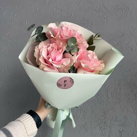 Букет розовых французских роз FT1064
