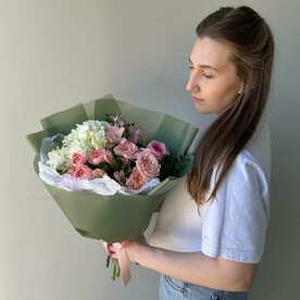 Сборный букет с гортензией FT1394