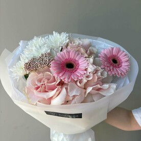 Круглый букет с розовыми герберами FT1407