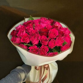 Букет роз фуксия