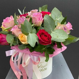 Микс роз 25 шт в шляпной коробке