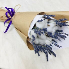 Букет с хлопком и лавандой