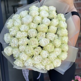 Букет из крупной пионовидной голландской розы «Снежная королева»