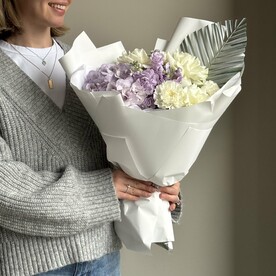 С гортензией и лавандовой маттиолой. Букет 8 Галерея