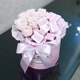 🌸 Розы и маршмеллоу в шляпной коробке