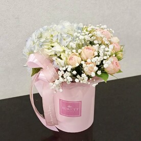 Цветы в коробке «Розовая пудра»