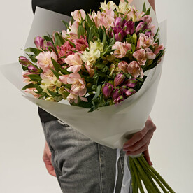 Альстромерии 15 штук