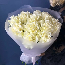 Букет из белых французских рох "Запах любви"
