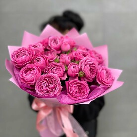 Букет "Мисти Баблс" из кустовых пионовидных роз