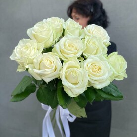 Букет из 11 белых одноголовых роз