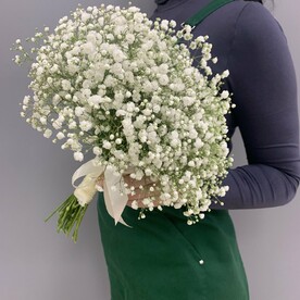 Букет невесты из белоснежной воздушной гипсофилы