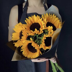 Букет из подсолнухов, красивый букет цветов, шикарный, премиум цветы.