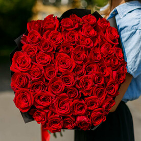Букет красных роз 51 «Страсть», красивый букет цветов, шикарный, премиум цветы, роза.