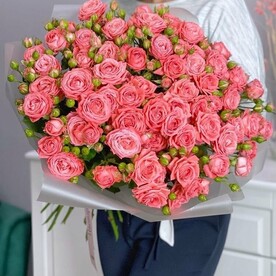 Букет из 51 пионовидной кустовой розы, красивый букет цветов, шикарный, премиум цветы, роза.