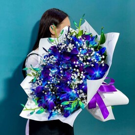 Букет Космические орхидеи с гипсофилой. Авторский букет 301. Leora Flowers дом цветочной моды