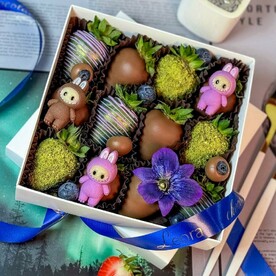 Клубника в шоколаде и милые монстры в Бельгийском шоколаде Callebaut. Подарочный набор 1199