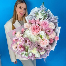 Премиум букет «Романтика из пионовидных роз». Авторский букет 3027