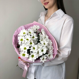 Букет из белых хризантем