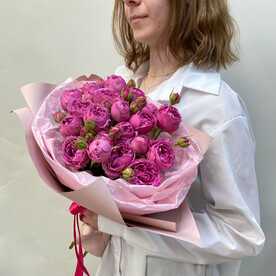 Букет пионовидных роз