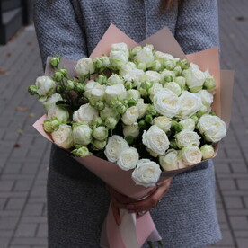 Букет из 15 кустовых роз