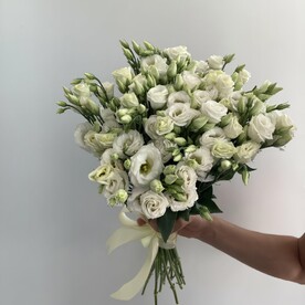 Моно из эустомы