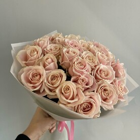 Букет из 29 роз свит аваланж