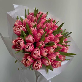 Букет из 49 тюльпанов