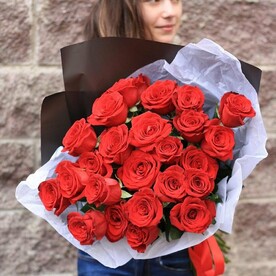 Букет из 25 эквадорских роз нина