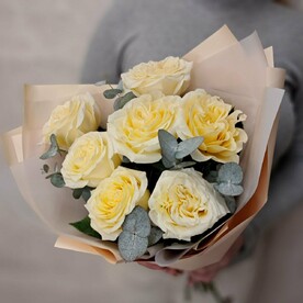 Ароматные пионовидные розы с эвкалиптом маме