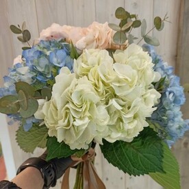 Букет из гортензии микс