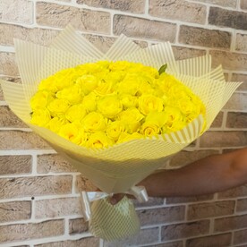 Монобукет из 51 жёлтой розы