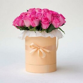 Розы в шляпной коробке "AQUA"