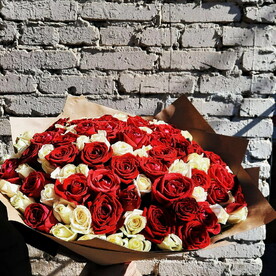 Букет из 101 розы Ред Наоми и Пич Аваланж