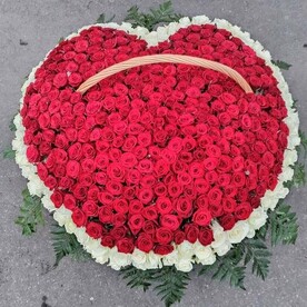 Корзина "Огромная любовь"