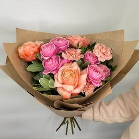 Букет с пионовидными розами