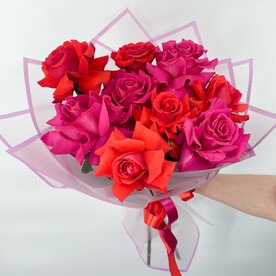 Яркий букет из французских роз