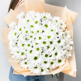 Большой букет кустовых ромашковых хризантем