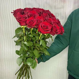 25 сочных роз Эквадора