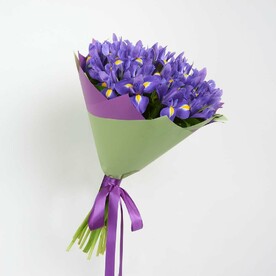 Букет из 21 шикарного ириса