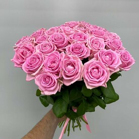 Свежий букет розовых роз