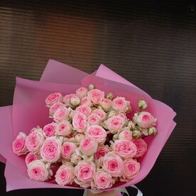 Премиальный букет кустовых роз deluxe