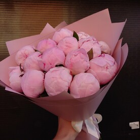 Шикарный букет пионов для вашей Леди